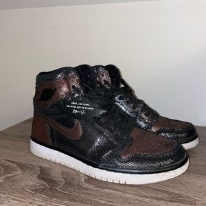 WMNS AIR JORDAN 1 RETRO HIGH OG 'FEARLESS'